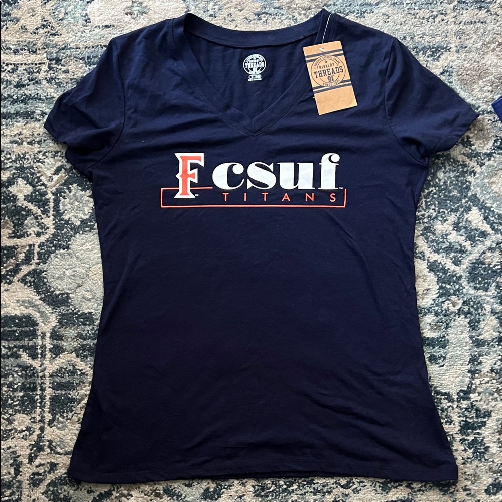Rivalry Threads CSUF Titans Women's V-Neck Tee, Navy, NWT